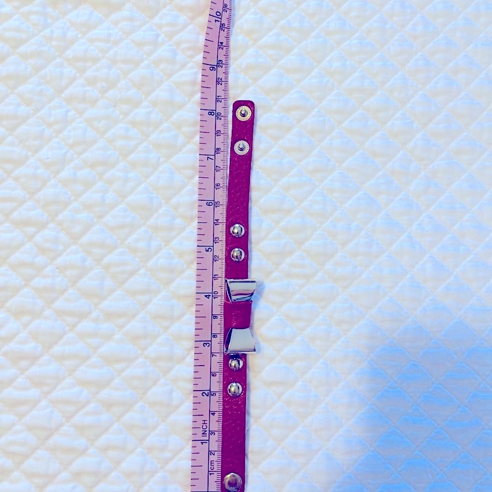 Red Leather Bracelet W/Gold bow and snaps 8 1/2”  🌷Like New 🌷